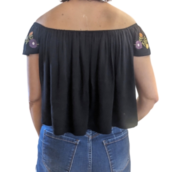 FOREVER 21 Embroidered Cropped Top ~ NWOT - Picture 3 of 15